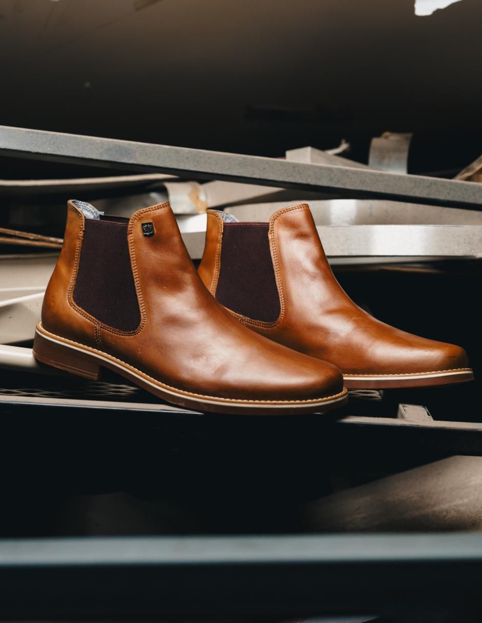 Bota de piel para hombre 9